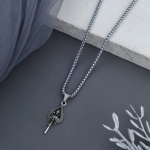 Lord_Murugan_Pendant_Necklace_with_Chain,_Kartikeya_Subramanya_Swamy_Locket,_Hindu_Spiritual_Jewellery,_Brass_Plated,_Unisex