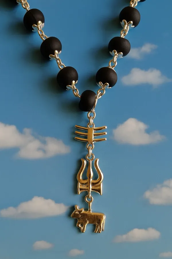 Silver_Cap_Karungali_Mala_with_Trishul_Nandi_Pendant