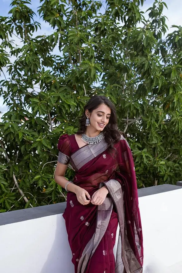 Aplomb_Wine_Soft_Silk_Saree_With_Vivacious_Blouse_Piece