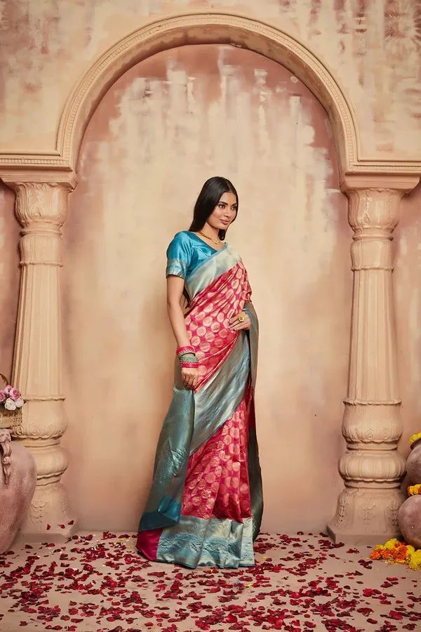 Attractive_Soft_Silk_Saree_With_Capricious_Blouse_Piece
