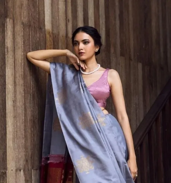 Blooming_Grey_Soft_Banarasi_Silk_Saree_With_Intricate_Blouse_Piece