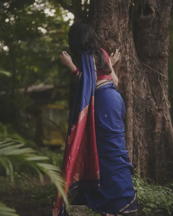 Bollywood_Style_Blue&Red_Cotton_Silk_Saree_With_Majestic_Blouse_Piece