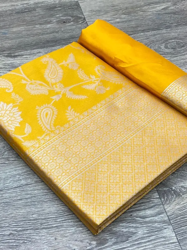 Charming_Yellow_Soft_Banarasi_Silk_Saree_With_Glowing_Blouse_Piece