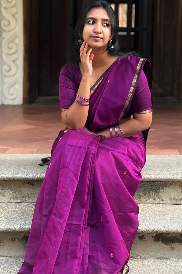 Demure_Cotton_Silk_Saree_With_Glamorous_Blouse_Piece
