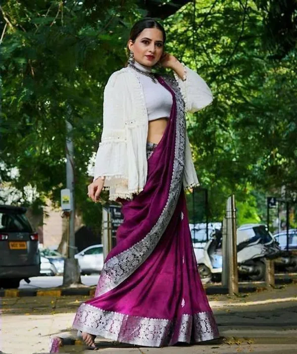 Desuetude_Wine_Soft_Banarasi_Silk_Saree_with_Staring_Blouse_Piece