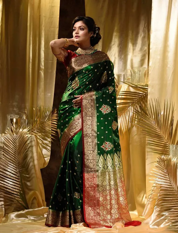 Effervescent_Soft_Banarasi_Silk_Saree_With_Elision_Blouse_Piece
