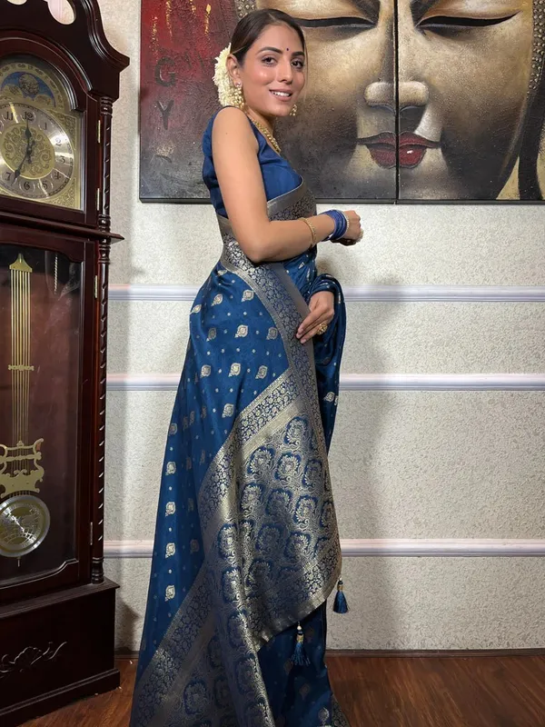 Effervescent_Soft_Banarasi_Silk_Saree_With_Elision_Blouse_Piece