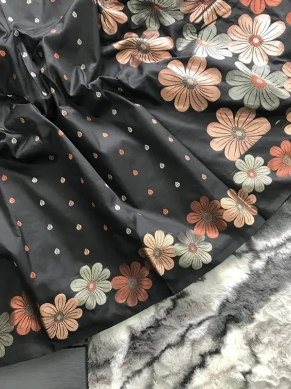 Enigmatic_Black_Soft_Banarasi_Silk_Saree_With_Quixotic_Blouse_Piece