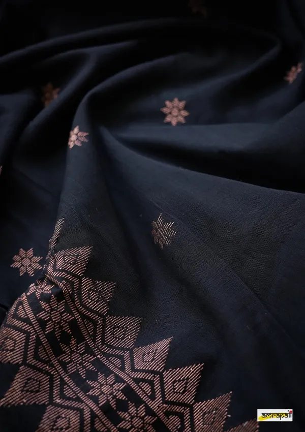 Ethnic_Black_Soft_Silk_Saree_With_Traditional_Blouse_Piece