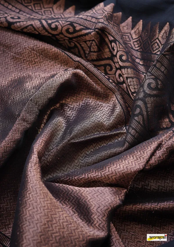 Ethnic_Black_Soft_Silk_Saree_With_Traditional_Blouse_Piece