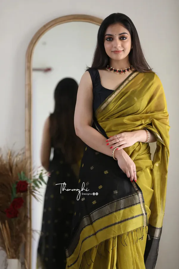 Fancifull_Mehandi_Kanjivaram_Silk_Saree_With_Traditional_Blouse_Piece