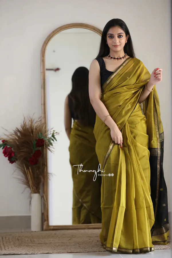 Fancifull_Mehandi_Kanjivaram_Silk_Saree_With_Traditional_Blouse_Piece