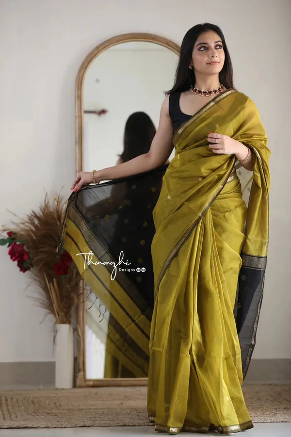 Fancifull_Mehandi_Kanjivaram_Silk_Saree_With_Traditional_Blouse_Piece