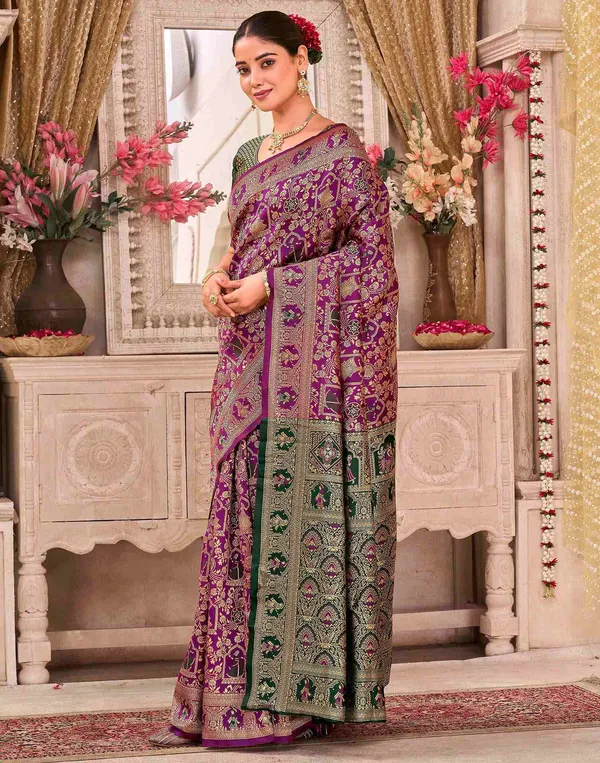 Fancifull_Patola_Silk_Saree_with_Pretty_Blouse_Piece