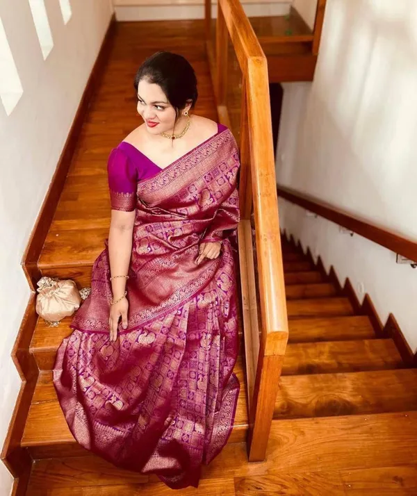 Fantabulous_Pink_Soft_Banarasi_Silk_Saree_With_Seraglio_Blouse_Piece