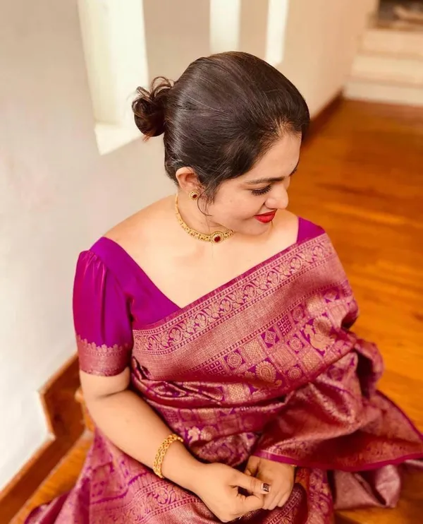 Fantabulous_Pink_Soft_Banarasi_Silk_Saree_With_Seraglio_Blouse_Piece