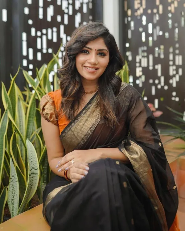 Flattering_Black_Orange_Cotton_Silk_Saree_With_Extraordinary_Blouse_Piece