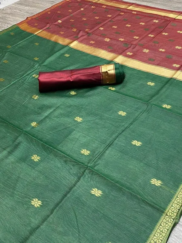 Flattering_Green_Cotton_Silk_Saree_With_Classy_Blouse_Piece