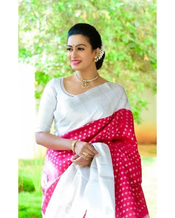 Glowing_Pink_Soft_Banarasi_Silk_Saree_With_Radiant_Blouse_Piece
