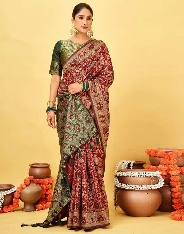 Gossamer_Patola_Silk_Saree_with_Magnificat_Blouse_Piece
