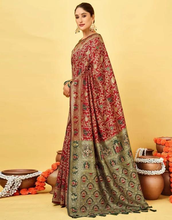Gossamer_Patola_Silk_Saree_with_Magnificat_Blouse_Piece