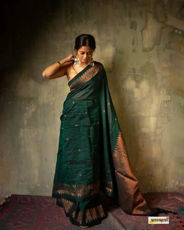 Gratifying_Dark_Green_Soft_Banarasi_Silk_Saree_With_Radiant_Blouse_Piece