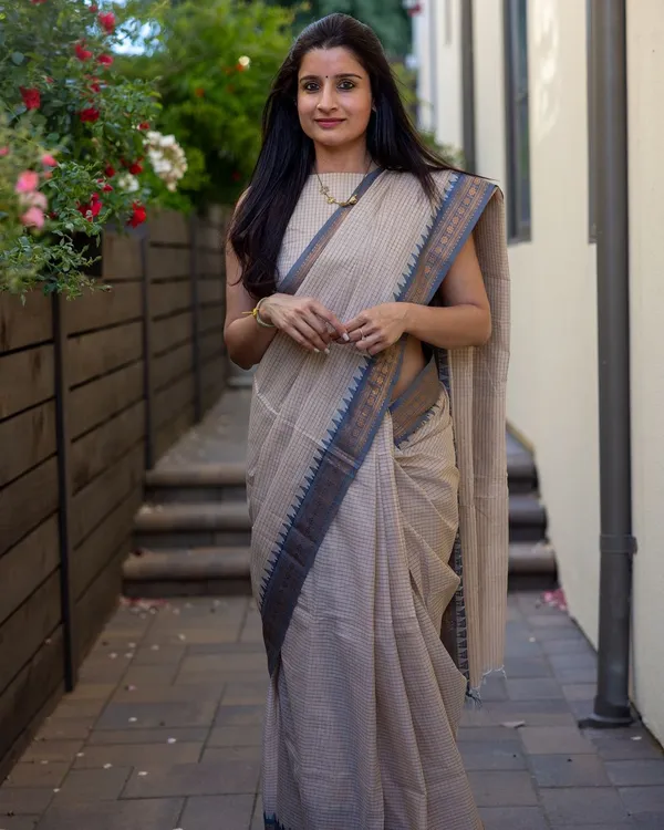 Grey_Woven_Kanjivaram_Silk_Saree_with_Saree_Cover