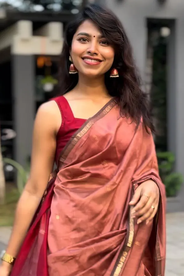 Magnetic_Cotton_Silk_Saree_With_Woebegone_Blouse_Piece