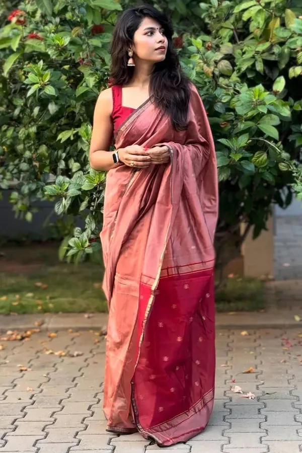 Magnetic_Cotton_Silk_Saree_With_Woebegone_Blouse_Piece
