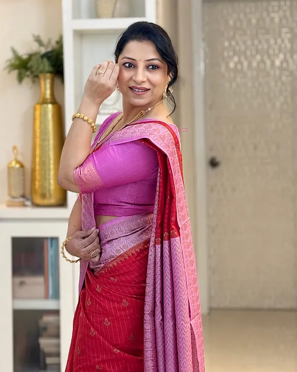 Majesty_Red_Pink__Soft_Banarasi_Silk_Saree_With_Angelic_Blouse_Piece