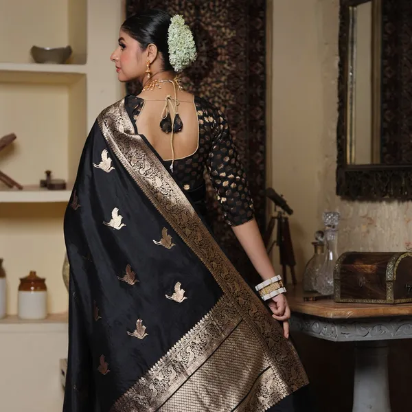 Marvellous_Black_Soft_Banarasi_Silk_Saree_With_Unique_Blouse_Piece