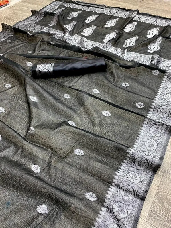 Nemesis_Black_Soft_Silk_Saree_With_Artistic_Blouse_Piece