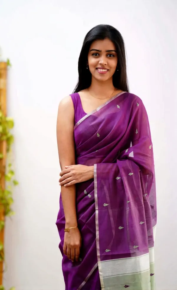 Outstanding_Cotton_Silk_Saree_With_Deserving_Blouse_Piece
