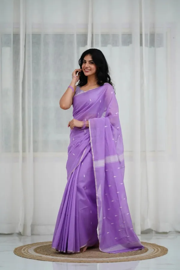 Outstanding_Cotton_Silk_Saree_With_Deserving_Blouse_Piece
