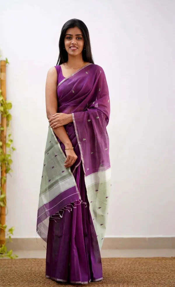 Outstanding_Cotton_Silk_Saree_With_Deserving_Blouse_Piece