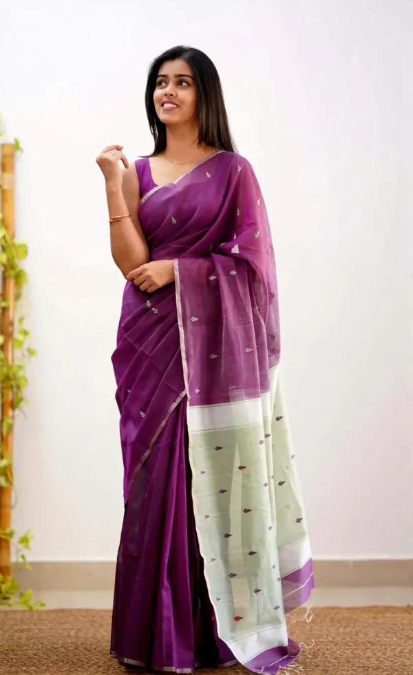 Outstanding_Cotton_Silk_Saree_With_Deserving_Blouse_Piece