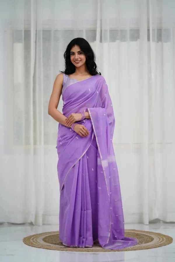 Outstanding_Cotton_Silk_Saree_With_Deserving_Blouse_Piece