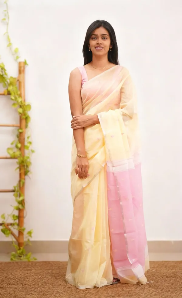 Outstanding_Cotton_Silk_Saree_With_Deserving_Blouse_Piece