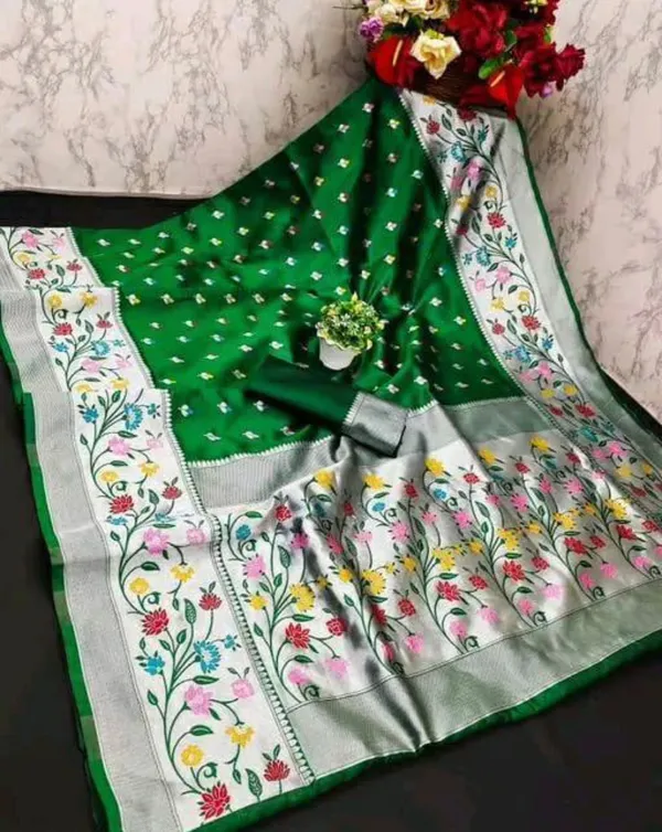Outstanding_Green_Soft_Banarasi_Silk_Saree_With_Lovely_Blouse_Piece