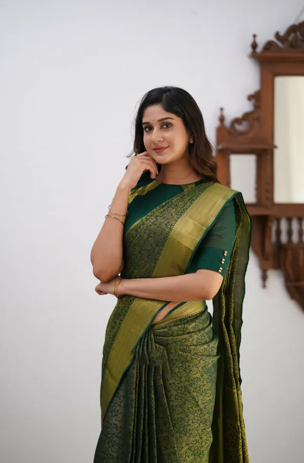 Palimpsest_Dark_Green_Kanjivaram_Silk_With_Fairytale_Blouse_Piece