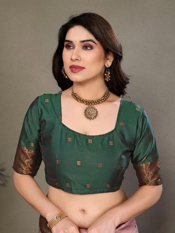 Prettiest_Soft_Banarasi_Silk_Saree_With_Twirling_Blouse_Piece