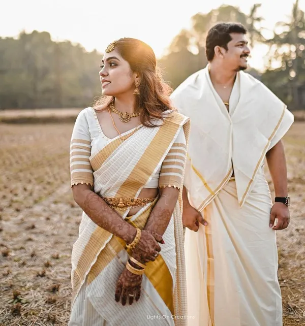 Prettiest_White_Soft_Banarasi_Silk_Saree_With_Twirling_Blouse_Piece