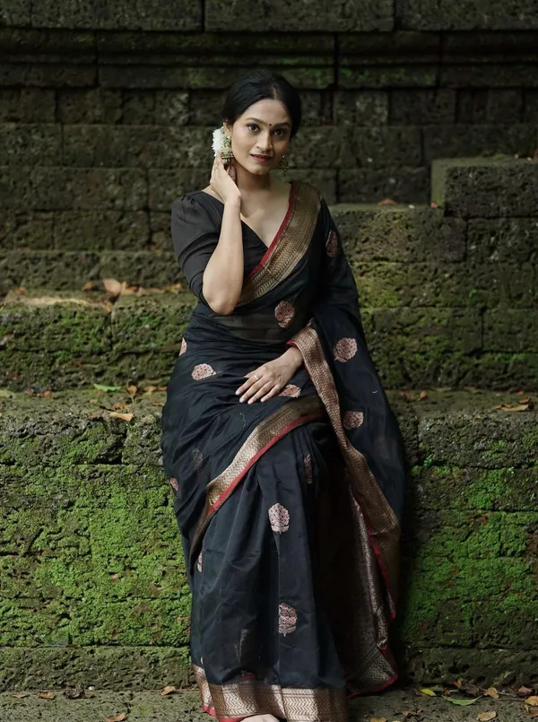 Pretty_Black_Soft_Banarasi_Silk_Saree_With_Dazzling_Blouse_Piece