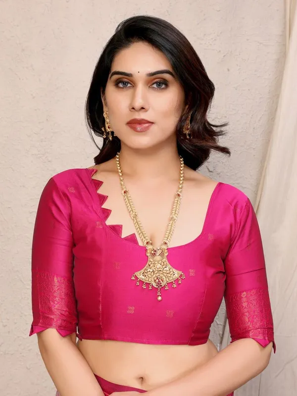 Pretty_Soft_Banarasi_Silk_Saree_With_Glorious_Blouse_Piece