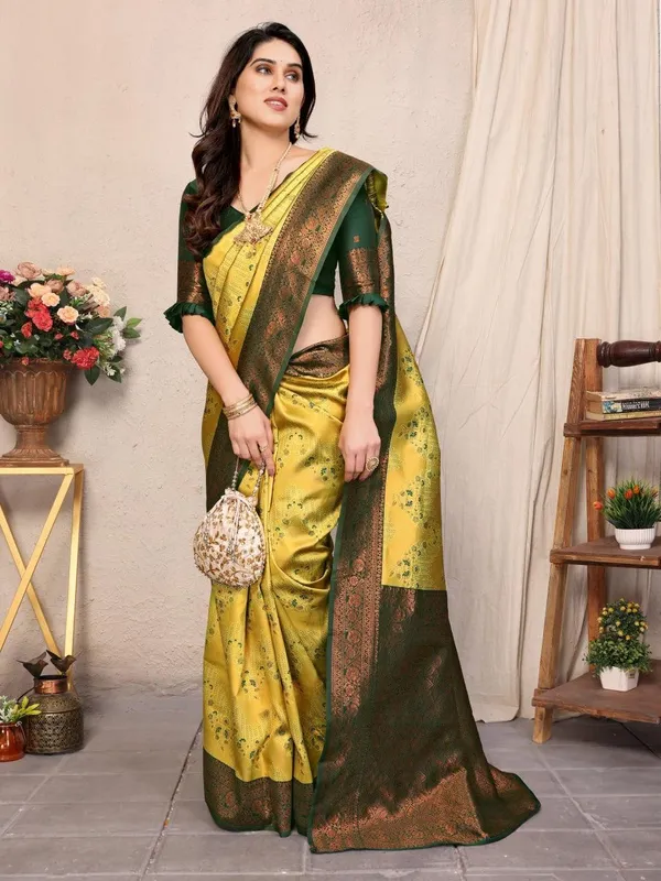 Pretty_Soft_Banarasi_Silk_Saree_With_Glorious_Blouse_Piece