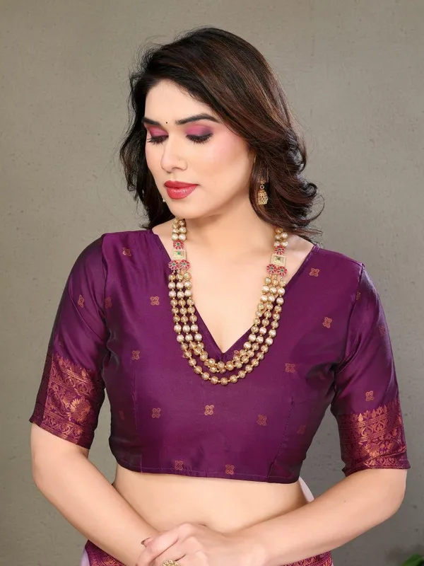 Pretty_Soft_Banarasi_Silk_Saree_With_Glorious_Blouse_Piece