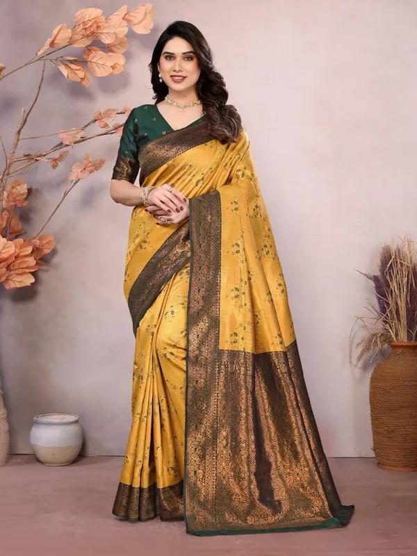 Pretty_Soft_Banarasi_Silk_Saree_With_Glorious_Blouse_Piece