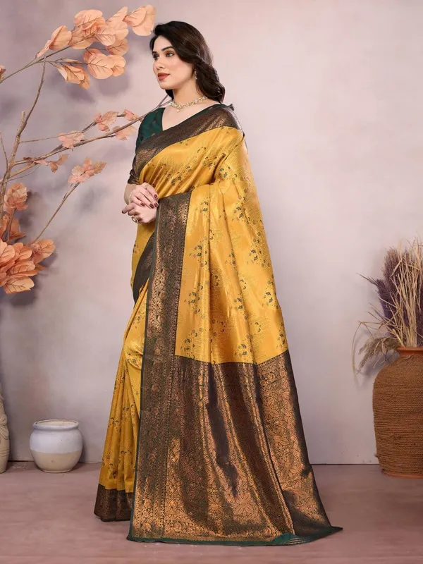 Pretty_Soft_Banarasi_Silk_Saree_With_Glorious_Blouse_Piece