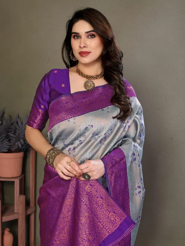 Pretty_Soft_Banarasi_Silk_Saree_With_Glorious_Blouse_Piece