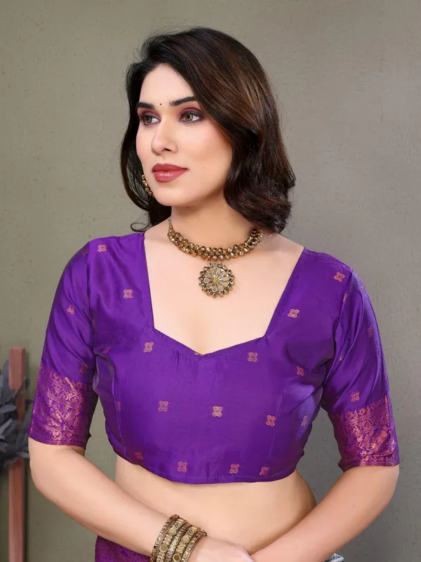 Pretty_Soft_Banarasi_Silk_Saree_With_Glorious_Blouse_Piece